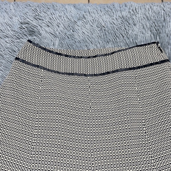 🥰🥰Ann Taylor LOFT Skirt🥰🥰 - Picture 4 of 10